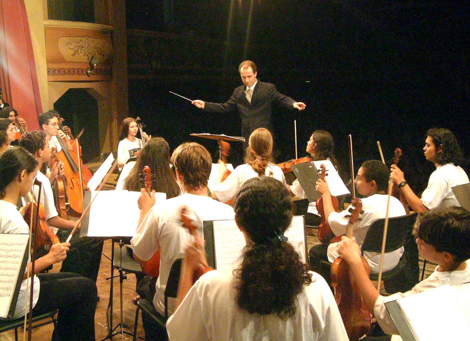 Portal de Not�cias PJF | �Quinta Instrumental� - Orquestra Filarm�nica de Juiz de Fora se apresenta no CCBM | FUNALFA - 27/6/2007