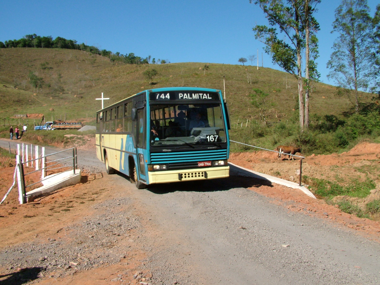 Portal de Not�cias PJF | Melhoria em estradas promove maior integra��o na zona rural | SO - 16/6/2005