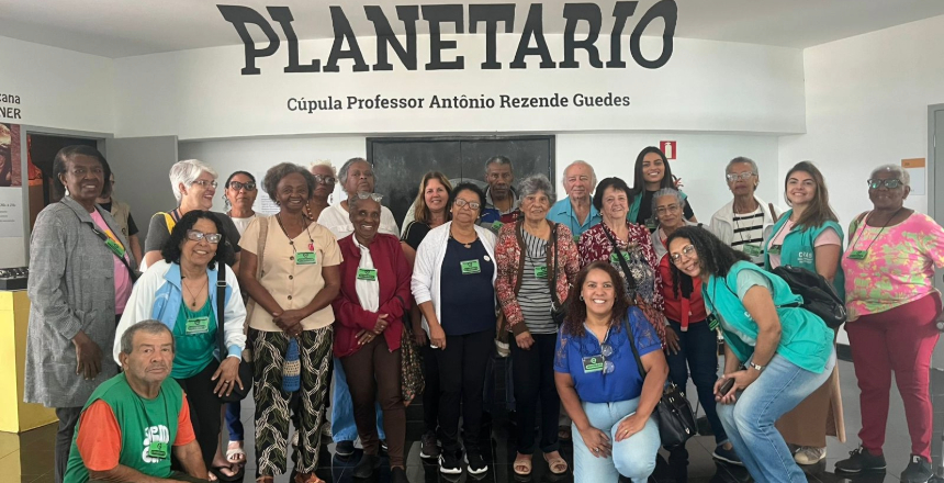 Portal de Not�cias PJF | Idosos do Cras Costa Carvalho e do Centro de Conviv�ncia Bairro de Lourdes visitam Planet�rio da UFJF | SAS - 15/10/2025
