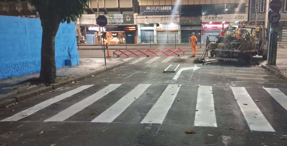 Portal de Not�cias PJF | Rua Rei Alberto passa a ter novo sentido de circula��o de forma definitiva | SMU - 11/9/2025
