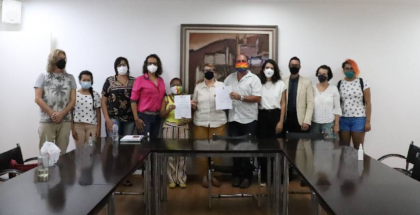 Portal de Not�cias PJF | Prefeita assina decreto que institui Plano de Promo��o e Defesa dos Direitos da Popula��o LGBTQIA+ | SEDH - 28/1/2022